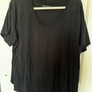 Ava & Viv Black Scoop Neck Short Sleeve Tee